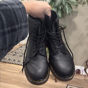 Women’s Size 10 / 42 EU Doc Martens Black